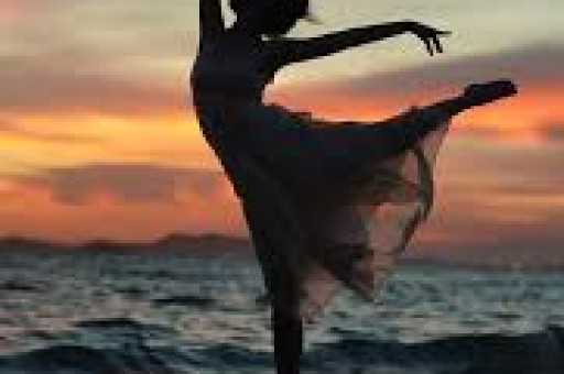 搭完胡先煦搭肖战长相平平还被曝耍大牌的周依然到底凭什么